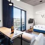 V Tee House Daire Čeladná